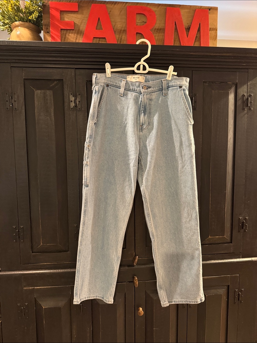 Hollister Women's Relaxed Light Wash Blue Jeans
